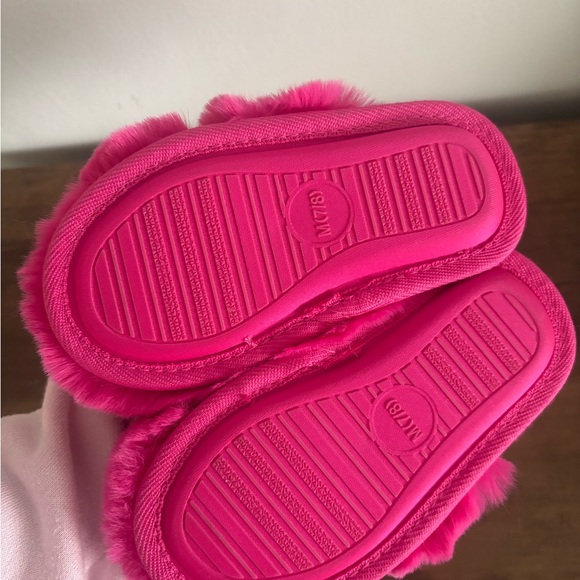 Cat & Jack Bright Pink Fuzzy Slippers - Picture 2 of 3